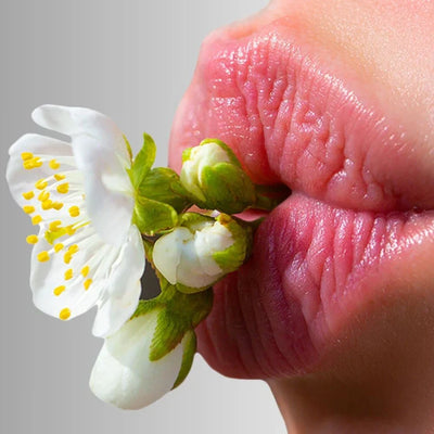 العناية بالشفاه